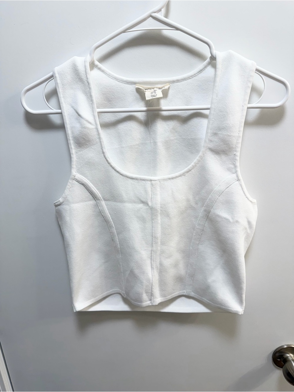 Women's White Scoop-Neck Cropped Tank Top